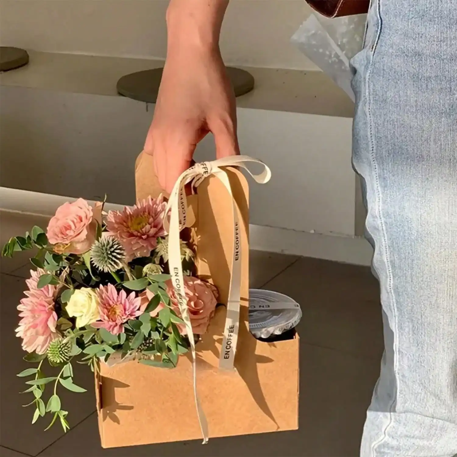 أكياس هدايا باقة الزهور الورقي - مراجعة Wedding Hampers وسعره